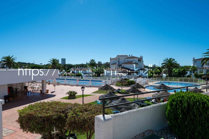 Foto 1eff8d47-a7b3-41de-b08c-0a825a53197d. Apartament amb xemeneia piscina a Elviria Marbella