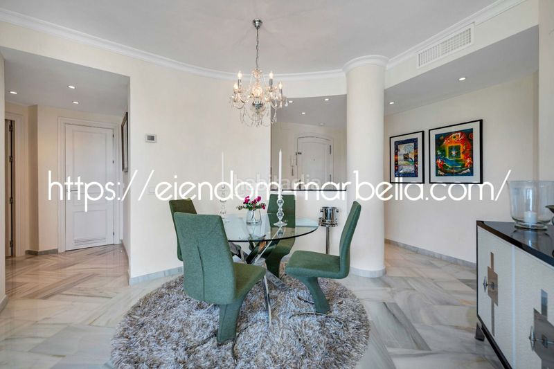 Foto 5c789df3-012b-4b8b-a736-6ef509cdf92c. Apartament amb xemeneia piscina a Elviria Marbella