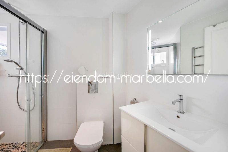 Foto 9ec1d328-7a86-4814-a84c-5ce707a328de. Apartament amb xemeneia piscina a Elviria Marbella