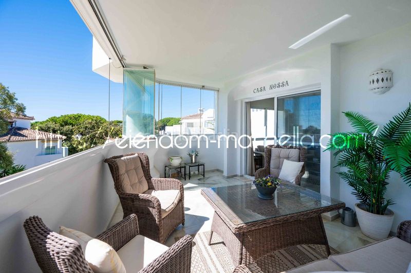 Foto e85cb51a-98f9-4fd6-ac1f-119497091cee. Apartament amb xemeneia piscina a Elviria Marbella