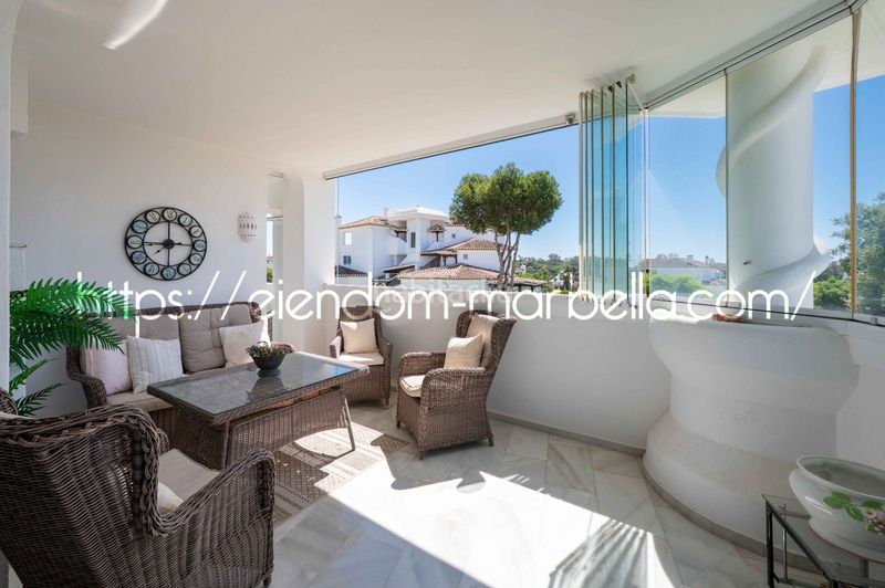 Foto fa78e8b3-4bf7-441c-87d1-bd4ad82eb1e4. Apartament amb xemeneia piscina a Elviria Marbella