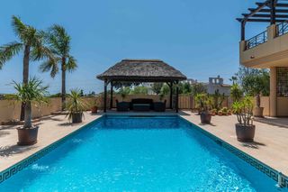 Xalet  Calle córdoba. Beautiful detached villa in calahonda, built solidly and offerin
