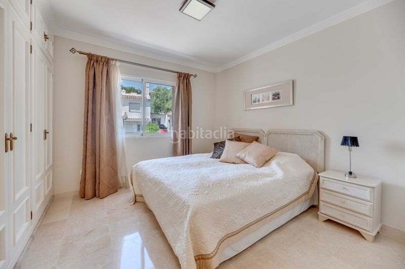 Foto a170b4ce-7f73-4b5b-9a0c-681ab3a4901c. Xalet amb xemeneia calefacció aparcament piscina a Mijas