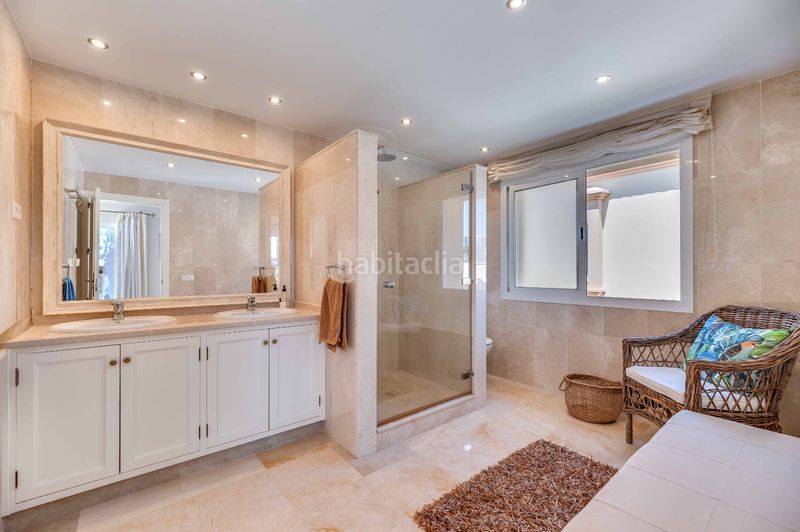 Foto d403632f-bfe4-43c3-a0bb-613e9a351172. Xalet amb xemeneia calefacció aparcament piscina a Mijas