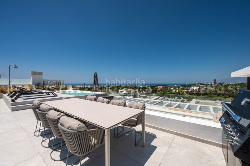 Foto 21cc146a-f62a-4b0b-8cdd-0650b8fa5e1c. Àtic amb calefacció aparcament piscina a bahía de Marbella Marbella