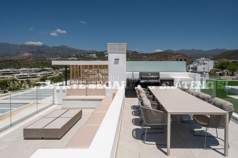 Foto a4f0f917-3d13-44a4-8220-44e81bbbe2fc. Àtic amb calefacció aparcament piscina a bahía de Marbella Marbella