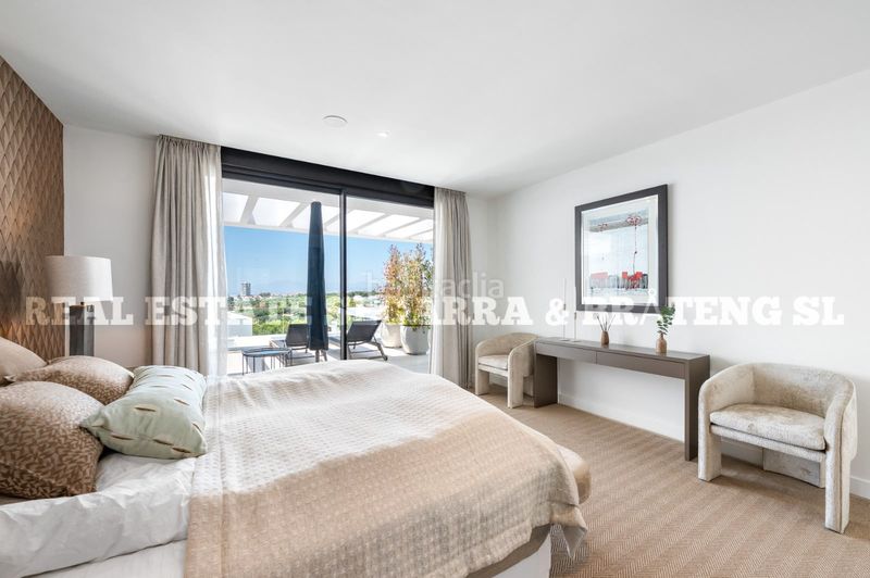 Foto a5054011-a9b2-4c7e-b85f-f12b7df5fc1c. Àtic amb calefacció aparcament piscina a bahía de Marbella Marbella