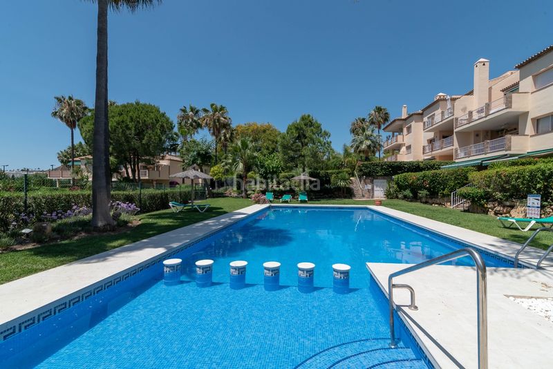 Foto 1a4452ab-bd4c-4fe4-8aba-95e14cd789d5. Piccolo appartamento con piscina in Los Naranjos Marbella