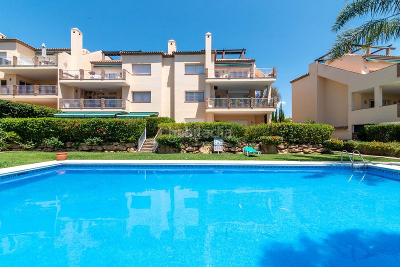 Foto 99d37a86-8d21-4a15-995f-eacb834e5423. Piccolo appartamento con piscina in Los Naranjos Marbella