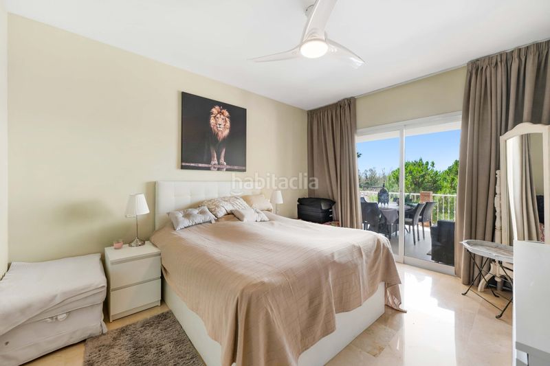 Foto f80c00ba-618a-4368-974e-528dd495c11f. Piccolo appartamento con piscina in Los Naranjos Marbella