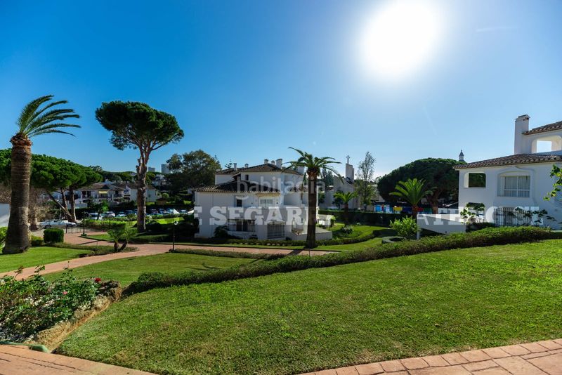 Foto 29c8ec91-4dcc-4866-8af7-2baef8009079. Apartament amb xemeneia piscina a Elviria Marbella