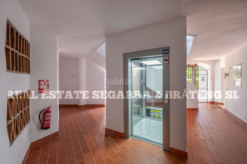 Foto 83eb3e4e-9965-445d-9cd8-5254b1e46336. Apartament amb xemeneia piscina a Elviria Marbella