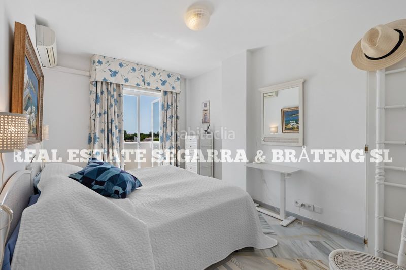 Foto f1af9454-9314-4c0e-995d-1629cfd4b612. Apartament amb xemeneia piscina a Elviria Marbella