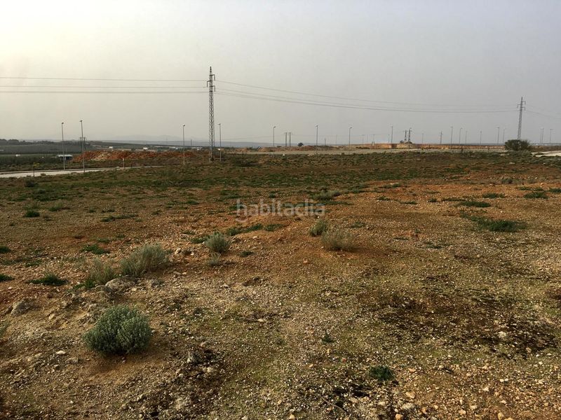 Foto a65b43a1-7bee-4271-b2f7-0d06149edd47. Area edificabile industriale in Humilladero