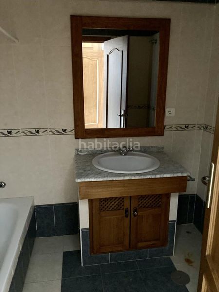 Foto c1d139e3-f510-44e1-8be2-8360237a0845. Edificio en Villanueva de Algaidas