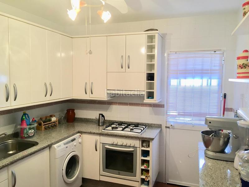 Foto 6ae55431-3a33-497b-9bbc-748fa5f45b80. Casa adossada amb piscina a Fuente de Piedra