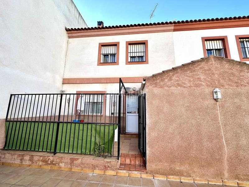 Foto bc1a08e3-ab49-4aa5-b9ce-3a76d4aa6835. Maison jumelée avec piscine dans Fuente de Piedra