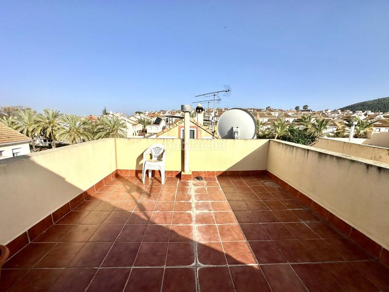 Foto f66babe2-8e71-4e52-9714-3c0b9a04bea4. Casa adossada amb piscina a Mollina