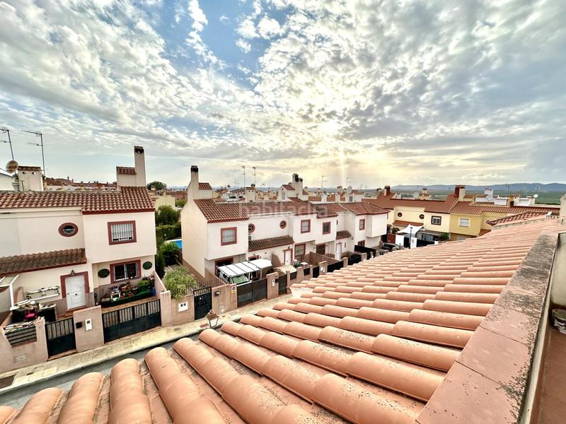 Foto 39ff1aa2-9ba1-482f-9c2d-4b2ad5adfe90. Casa adosada tu hogar ideal te espera! adosado con jardín, piscina y solárium listo para entrar a vivir en Fuente de Piedra