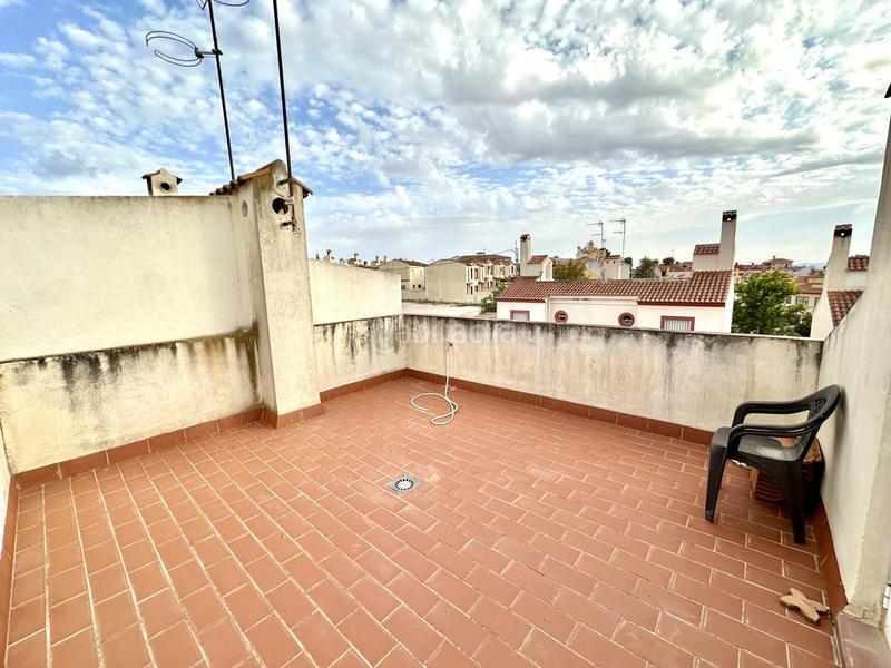 Foto 7c3345ee-9dc9-41db-b1fb-45da11733073. Casa adosada tu hogar ideal te espera! adosado con jardín, piscina y solárium listo para entrar a vivir en Fuente de Piedra