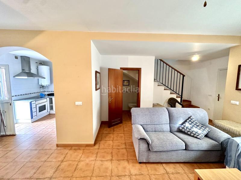 Foto 9121db1c-4f10-44e0-b471-f2b322d7a563. Casa adosada tu hogar ideal te espera! adosado con jardín, piscina y solárium listo para entrar a vivir en Fuente de Piedra