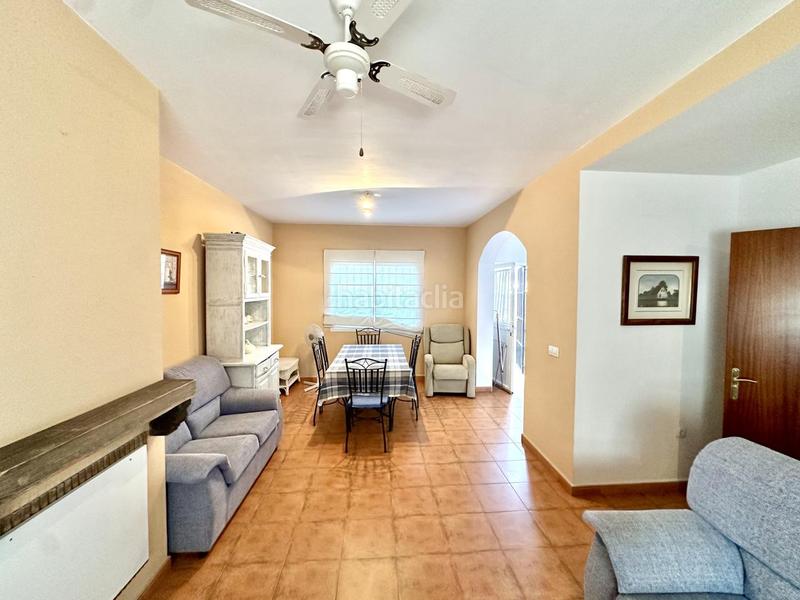 Foto b1a4d809-d426-4edc-91f6-b8ccdf8c723c. Casa adosada tu hogar ideal te espera! adosado con jardín, piscina y solárium listo para entrar a vivir en Fuente de Piedra