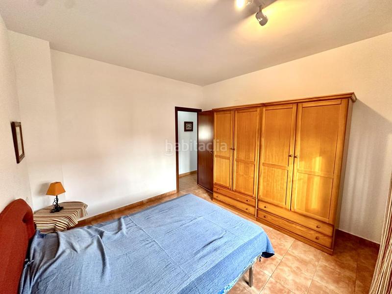 Foto c9174b55-8513-4d38-96fb-a2a2129f1a5b. Casa adosada tu hogar ideal te espera! adosado con jardín, piscina y solárium listo para entrar a vivir en Fuente de Piedra