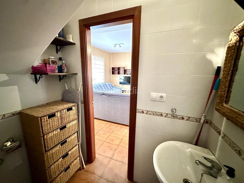 Foto e73cdc86-590e-4375-b030-2cbd63d0c6db. Casa adosada tu hogar ideal te espera! adosado con jardín, piscina y solárium listo para entrar a vivir en Fuente de Piedra