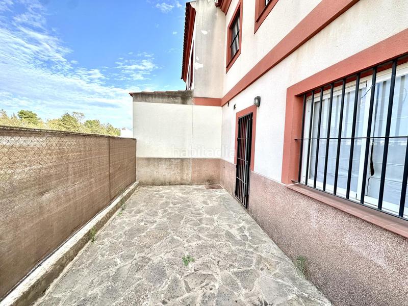 Foto f6489479-6d48-46cc-b637-aa8e53b491b4. Casa adosada tu hogar ideal te espera! adosado con jardín, piscina y solárium listo para entrar a vivir en Fuente de Piedra
