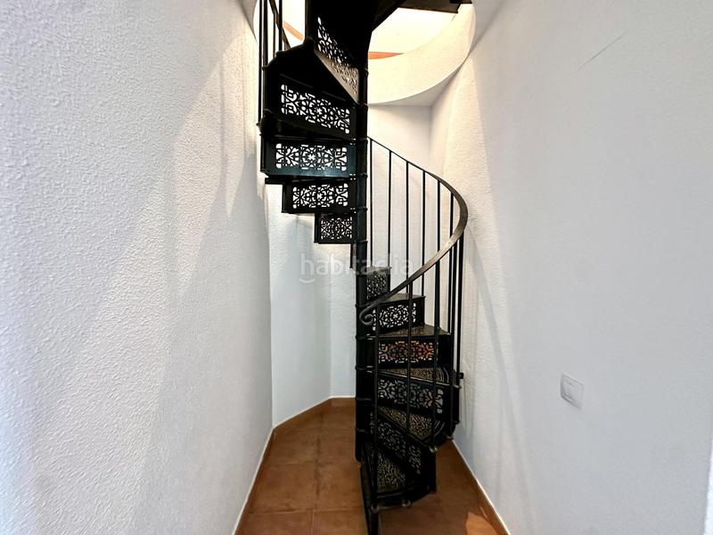 Foto fbcd7a88-ad20-4563-a553-ebeda1fc0af5. Casa adosada tu hogar ideal te espera! adosado con jardín, piscina y solárium listo para entrar a vivir en Fuente de Piedra
