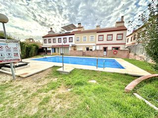Casa adossada  Avoceta. Tu hogar ideal te espera! adosado con solárium, jardín y piscina