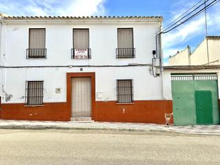 Maison  La laguna. Casa de pueblo con patio, terraza y mucho potencial para persona