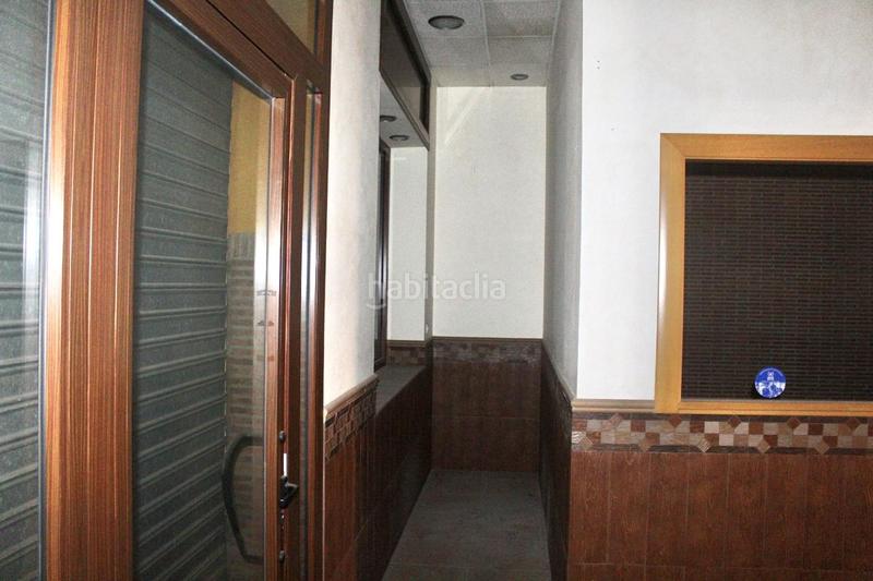 Foto e3f2d60e-66c8-46c2-bb07-1ff07e7e107f. Local comercial a Portada Alta - Pol. Crta. De Cártama Málaga