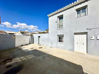 Maison à Villanueva de Algaidas. Casa con alma y patio infinito en la tranquila la atalaya