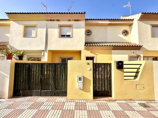 Reihenhaus in Fuente de Piedra. Tu nuevo hogar te espera en fuente de piedra un lugar donde cada