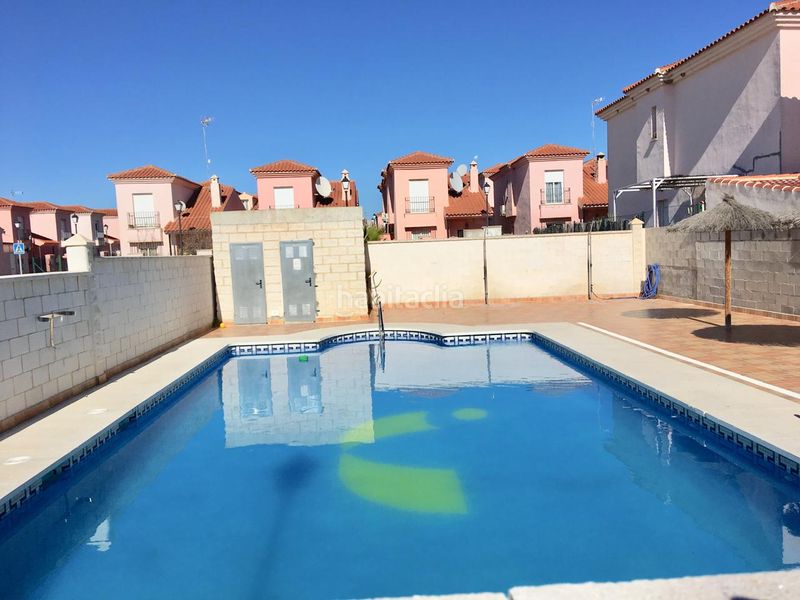 Foto ed8389dd-4c85-4364-bc90-6621fbdfa8c1. Casa amb piscina a Fuente de Piedra