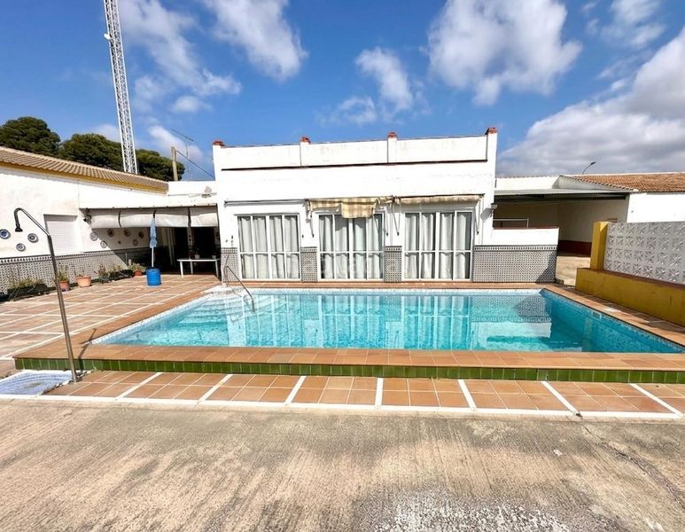 Foto 433138fa-773d-4c0e-89a2-d8718a587a78. Casa amb aparcament piscina a Fuente de Piedra