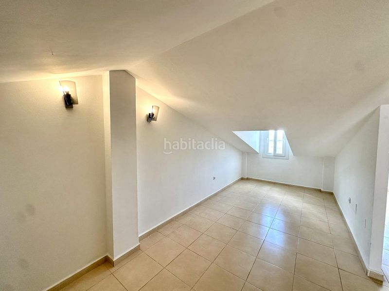 Foto bff8f7fc-dd8b-40ea-87b2-d02619388946. Casa amb piscina a Fuente de Piedra