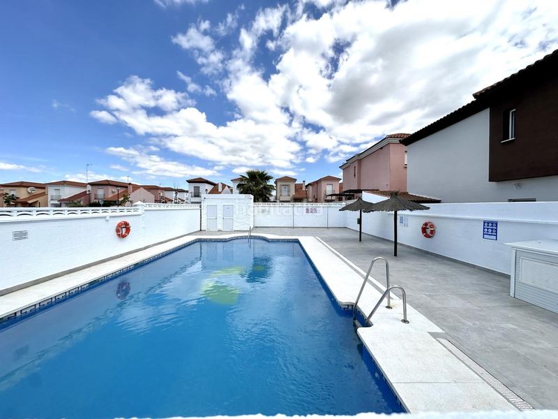 Foto d3ced581-7932-4b0a-9421-5211c9d9abe0. Casa amb piscina a Fuente de Piedra