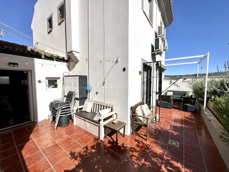 Foto a7a3f258-336d-43cf-bd5a-bc3425f3ef86. Maison jumelée avec piscine dans Fuente de Piedra