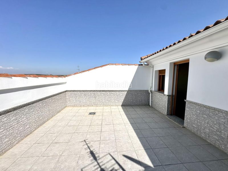 Foto d8cc04ba-f952-4079-b037-486c5ecee83e. Casa amb calefacció aparcament a Humilladero