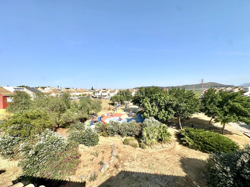 Foto f8d2f14d-07de-4497-bd61-c55bc8c1c81b. Casa a Fuente de Piedra