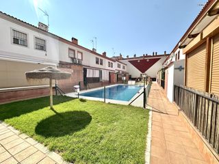 Casa adossada a Fuente de Piedra. Tu nuevo hogar te está esperando espacio, luz y momentos para di
