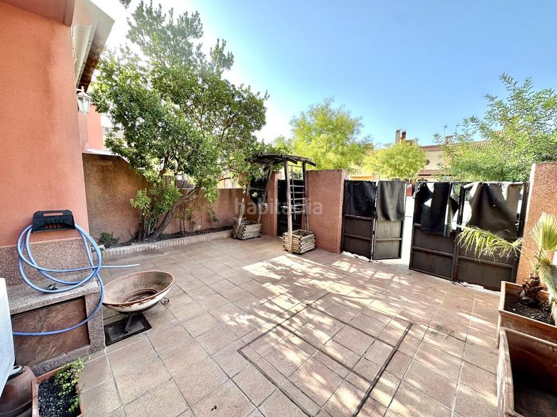 Foto ce8fa60c-5911-40b3-a73c-47b59d8a60f5. Maison jumelée avec piscine dans Fuente de Piedra