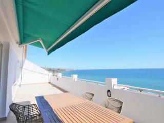 Apartament  N/a. Estamos felices de presentaros este precioso ático en fuengirola