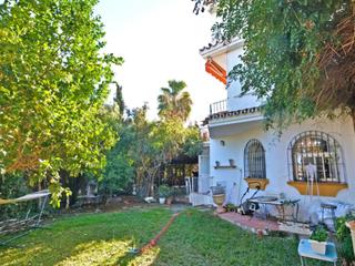 Chalet à Campo de Mijas. Estamos felices de presentarles esta bonita casa de esquina, ubi