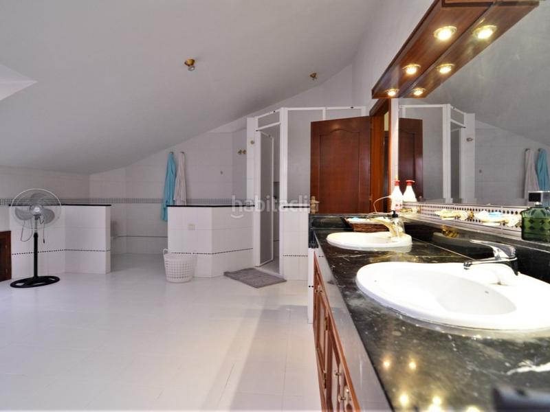 Foto f38d4243-7c3c-491f-aee0-9807ff6b6d0f. Penthouse with heating parking in Centro ciudad Fuengirola