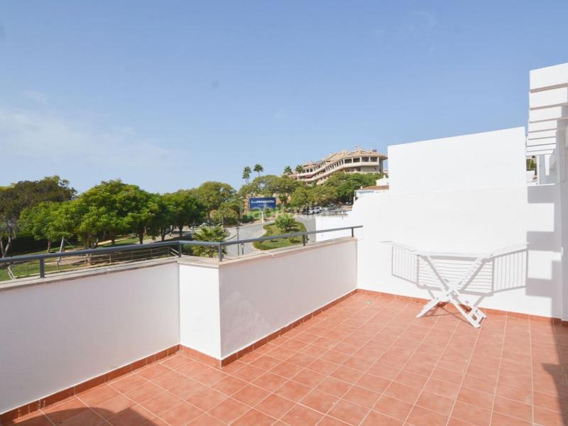 Foto ed2bbaa0-58d9-48b3-9456-c2a5a2a9136b. Flat with parking in Torreblanca del Sol Fuengirola
