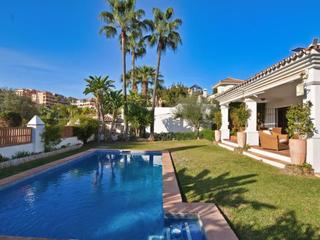 Appartement  Calle barcelona de mijas golf. Descubre tu nuevo hogar en esta villa de lujo en perfecto estado