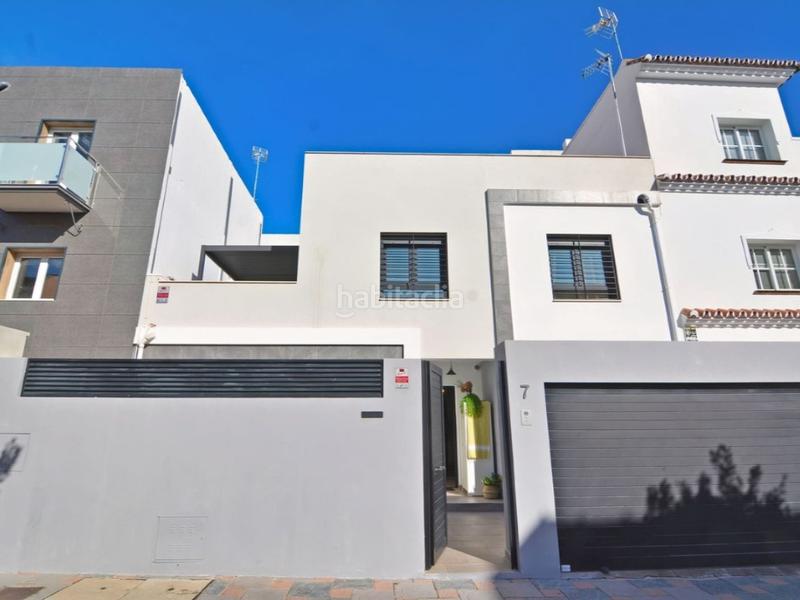 Foto 005a2324-82bd-4184-83f4-f880d9cdf3f4. Casa amb calefacció aparcament a Centro ciudad Fuengirola